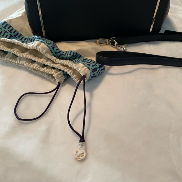 Tory Burch Navy Pocketbook! Barely used! Excellent condition! - Picture 4 of 5